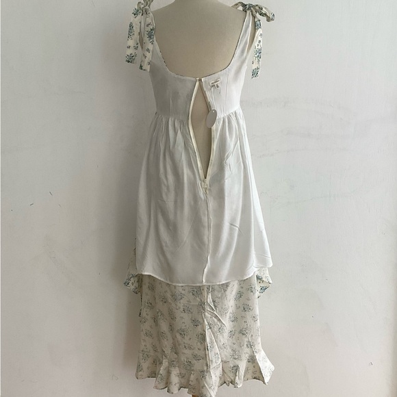 En Crème  Floral Print Corset Shoulder Tie Top Ruffled Skirt Maxi Dress Med NWT - Picture 12 of 16